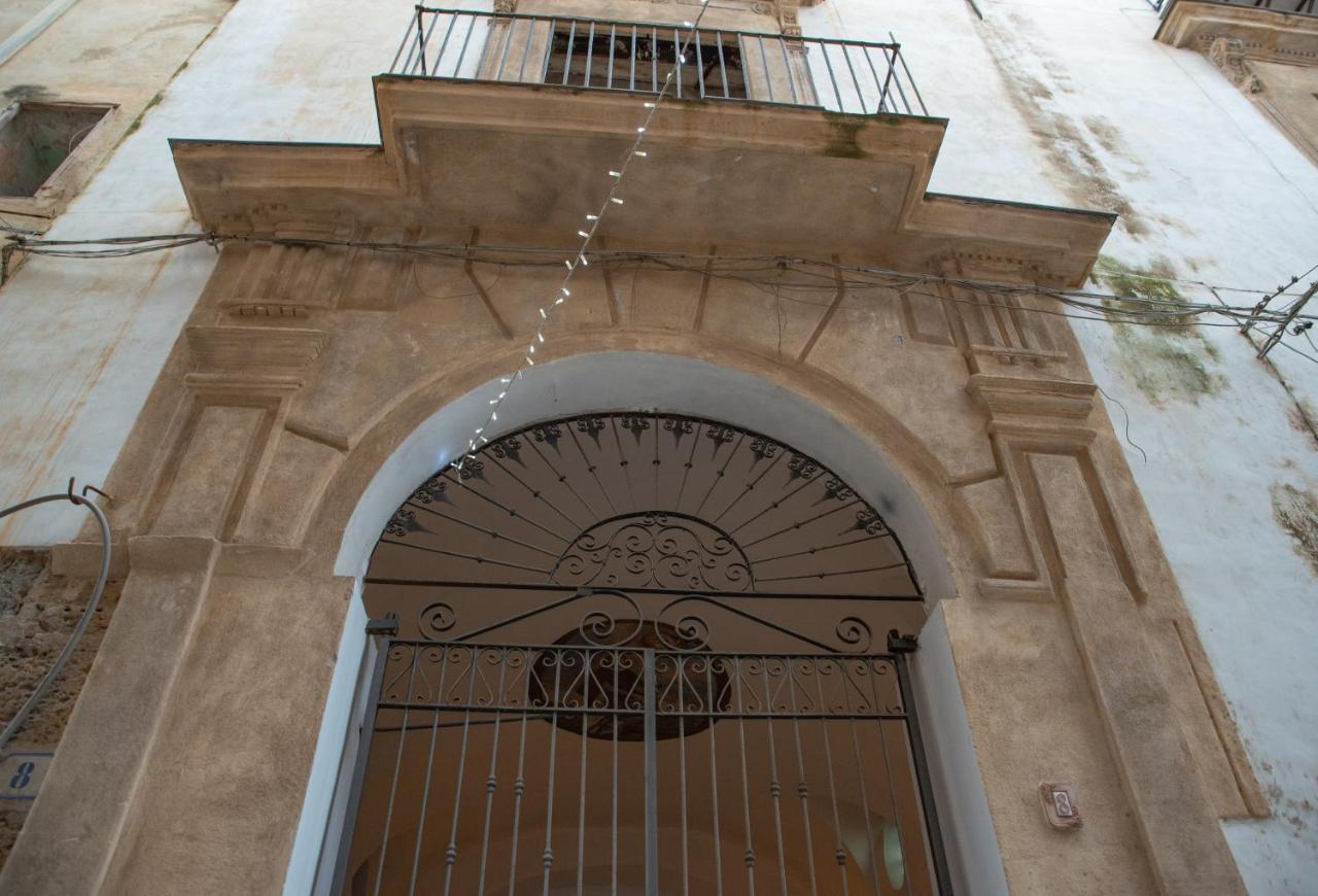La Maison A La Cathedral Palermo Exterior photo